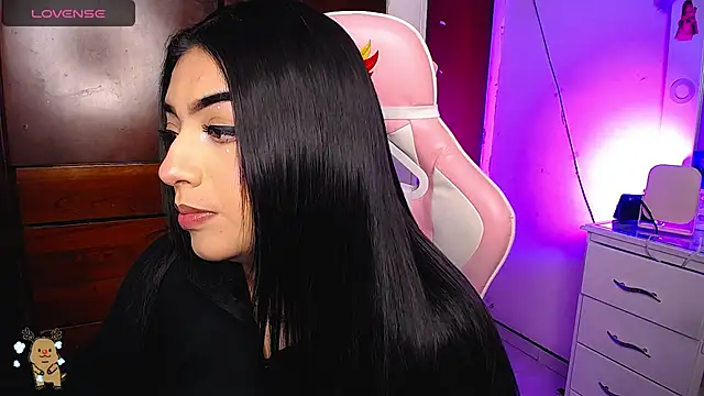 eva six online show from January 17, 8:33 pm