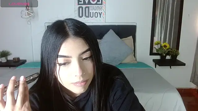 eva six online show from October 9, 6:06 pm