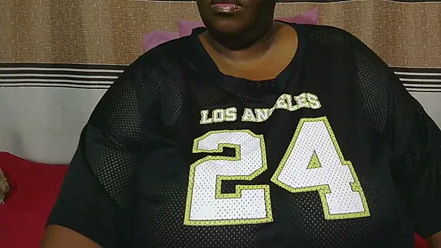 BustyyGoddess online show from November 27, 8:33 pm