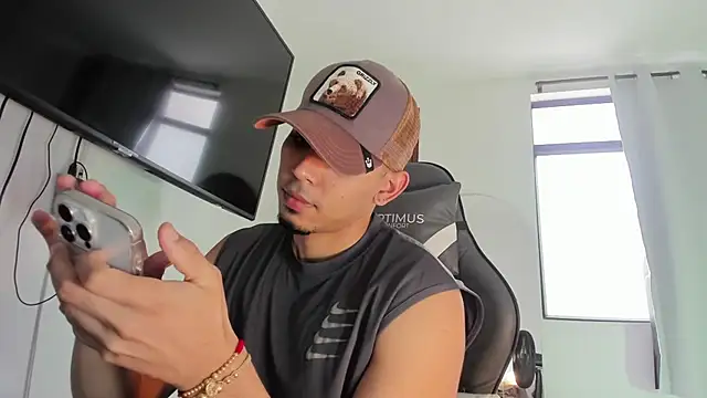 joss 111 online show from October 18, 7:03 pm