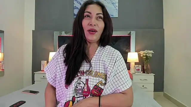 Lauralove 69 online show from November 19, 1:00 pm