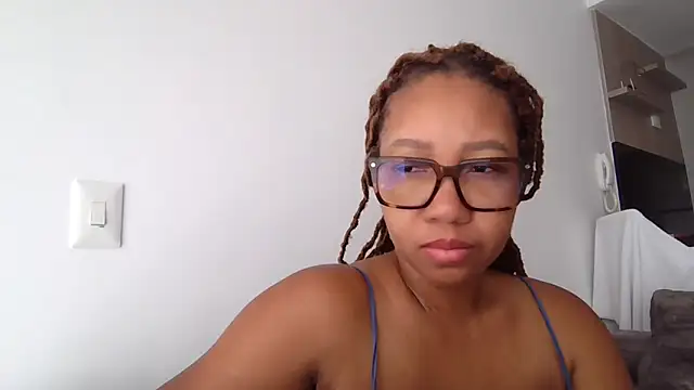 megan-hotxx online show from April 5, 3:20 pm