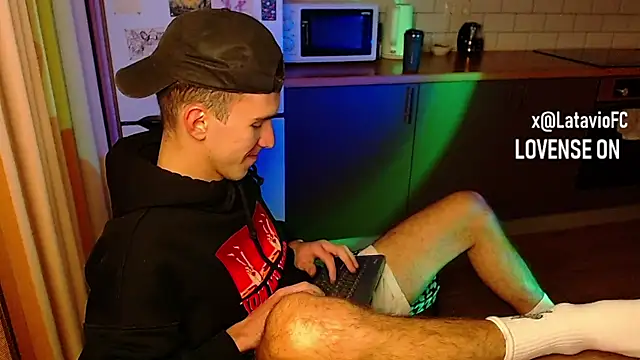 Snapshot of Midnighter_ chatting on September 30, 2:38 am Midnighter  online show from September 30, 2:38 am