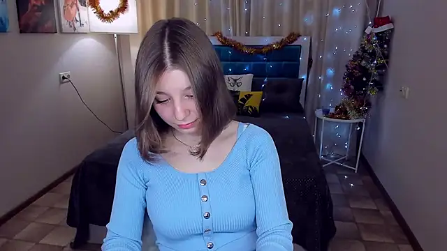 Snapshot of RinaMoore chatting on January 18, 10:17 am RinaMoore online show from January 18, 10:17 am