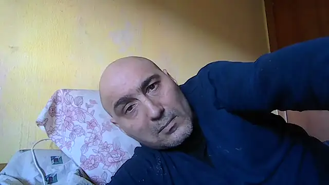 Snapshot of Analove1976 chatting on February 15, 11:41 am Analove1976 online show from February 15, 11:41 am