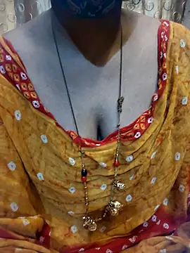 Snapshot of tuttifrutti17 chatting on April 30, 5:19 pm tuttifrutti17 online show from April 30, 5:19 pm