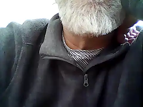 Snapshot of xcimeru chatting on March 10, 2:44 pm xcimeru online show from March 10, 2:44 pm