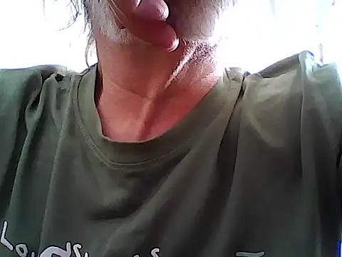 Snapshot of xcimeru chatting on March 16, 3:27 pm xcimeru online show from March 16, 3:27 pm