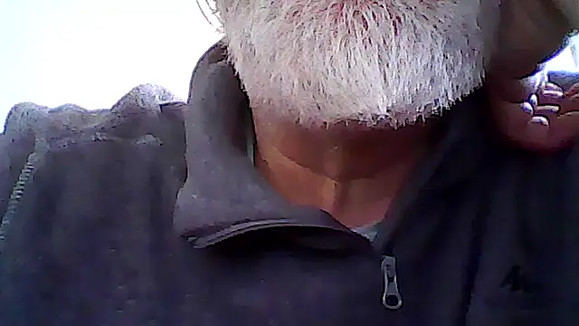 Snapshot of xcimeru chatting on March 21, 7:57 am xcimeru online show from March 21, 7:57 am