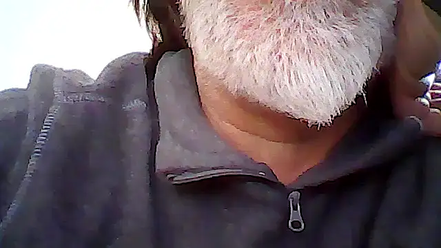 Snapshot of xcimeru chatting on March 26, 7:25 am xcimeru online show from March 26, 7:25 am