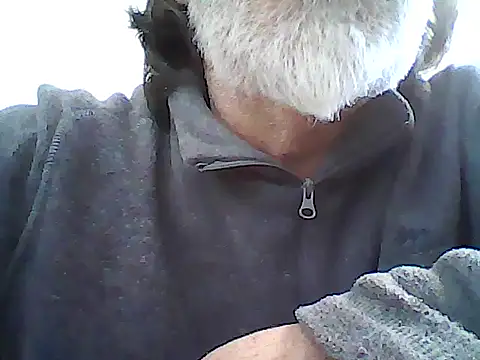 Snapshot of xcimeru chatting on March 27, 7:47 am xcimeru online show from March 27, 7:47 am
