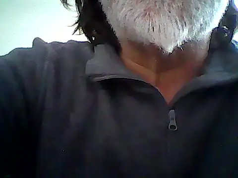 Snapshot of xcimeru chatting on April 9, 6:13 am xcimeru online show from April 9, 6:13 am