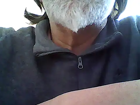 Snapshot of xcimeru chatting on April 15, 6:42 am xcimeru online show from April 15, 6:42 am