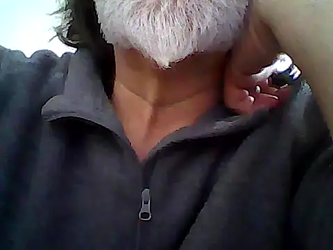 Snapshot of xcimeru chatting on April 23, 6:14 am xcimeru online show from April 23, 6:14 am