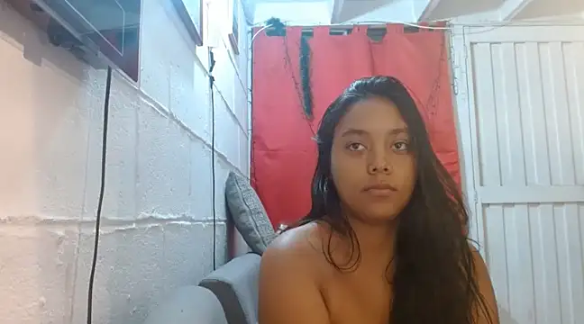 Snapshot of Chiara_petterson chatting on January 18, 7:59 am Chiara petterson online show from January 18, 7:59 am