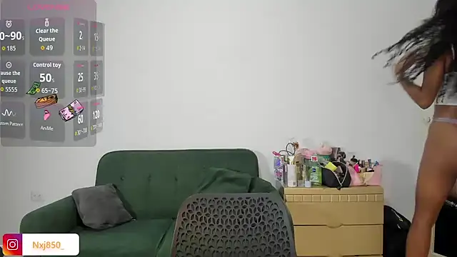 HOTBLACKANDWHITE2 online show from October 15, 11:05 pm