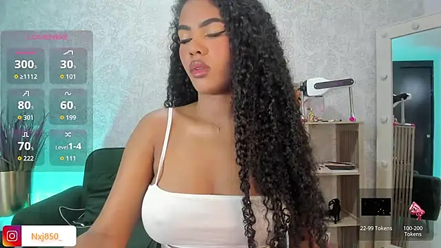 HOTBLACKANDWHITE2 online show from November 3, 2:57 am