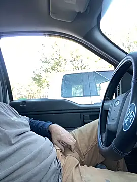 Snapshot of Themechanic420 chatting on December 19, 8:13 pm Themechanic420 online show from December 19, 8:13 pm