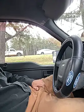 Snapshot of Themechanic420 chatting on March 20, 12:53 pm Themechanic420 online show from March 20, 12:53 pm