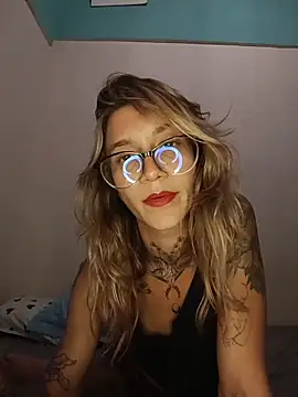 rose-rainbowgoddess online show from March 13, 11:55 pm