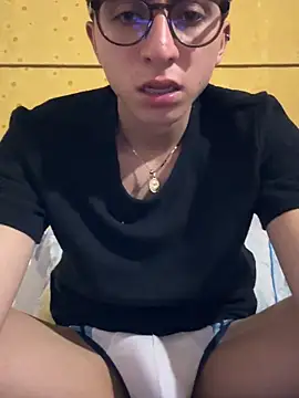 CamiRojas boy online show from September 22, 4:25 am