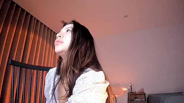 kawaii mia online show from January 1, 3:24 pm