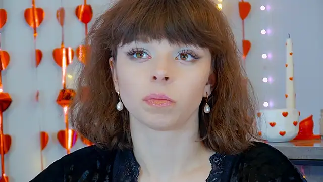 ElisabethDavis online show from February 28, 7:04 pm