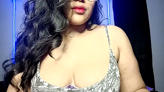 Snapshot of Lucy_kanne chatting on December 28, 11:37 pm Lucy kanne online show from December 28, 11:37 pm