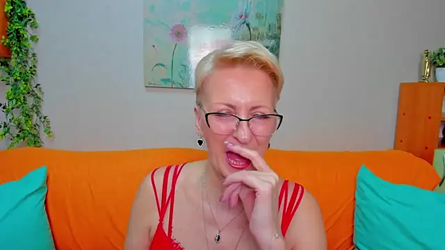 iamyourdream89 online show from March 18, 10:18 am