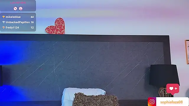 Snapshot of big_tits_in_your_face chatting on March 3, 11:14 pm big tits in your face online show from March 3, 11:14 pm