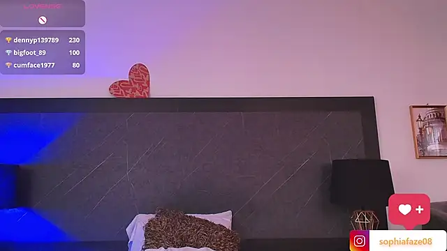 Snapshot of big_tits_in_your_face chatting on March 15, 2:14 am big tits in your face online show from March 15, 2:14 am