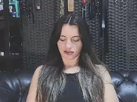 Snapshot of kimberly_swan chatting on December 3, 2:58 am kimberly swan online show from December 3, 2:58 am