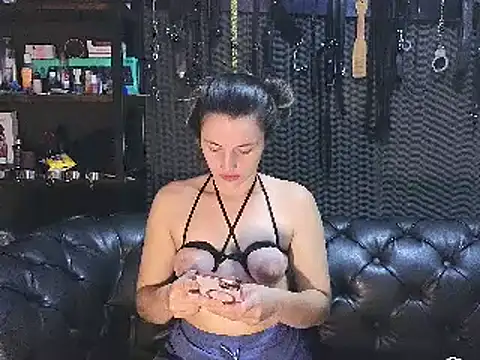 Snapshot of kimberly_swan chatting on December 18, 4:17 pm kimberly swan online show from December 18, 4:17 pm