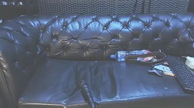 Snapshot of kimberly_swan chatting on January 27, 11:43 pm kimberly swan online show from January 27, 11:43 pm