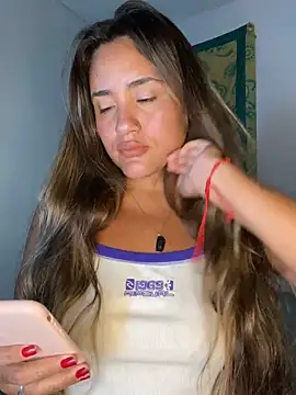 Snapshot of fenixgre chatting on October 9, 8:51 pm fenixgre online show from October 9, 8:51 pm