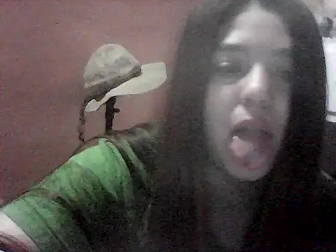 Snapshot of Oxitocina2000 chatting on October 26, 11:09 pm Oxitocina2000 online show from October 26, 11:09 pm