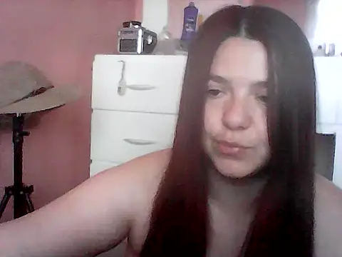 Snapshot of Oxitocina2000 chatting on November 18, 8:02 pm Oxitocina2000 online show from November 18, 8:02 pm