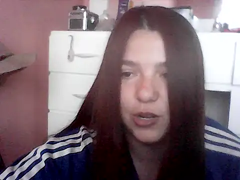 Snapshot of Oxitocina2000 chatting on November 20, 8:08 pm Oxitocina2000 online show from November 20, 8:08 pm