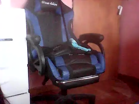 Snapshot of Oxitocina2000 chatting on November 28, 7:16 pm Oxitocina2000 online show from November 28, 7:16 pm