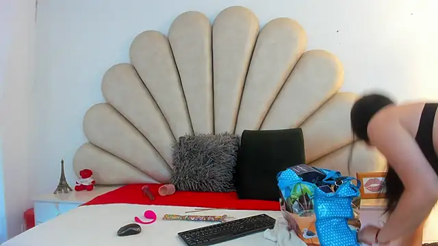 Natasha  Blue online show from March 18, 7:31 pm