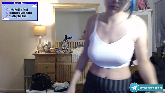 Snapshot of Lunobbione chatting on February 13, 11:34 pm Lunobbione online show from February 13, 11:34 pm