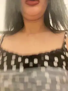 Sarahkhaalifa online show from March 2, 9:10 pm