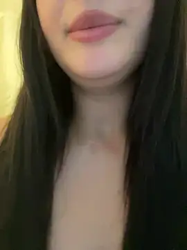 Snapshot of Sarahkhaalifa chatting on June 16, 9:45 am Sarahkhaalifa online show from June 16, 9:45 am