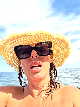 Snapshot of Susycachonda1 chatting on July 8, 3:49 pm Susycachonda1 online show from July 8, 3:49 pm