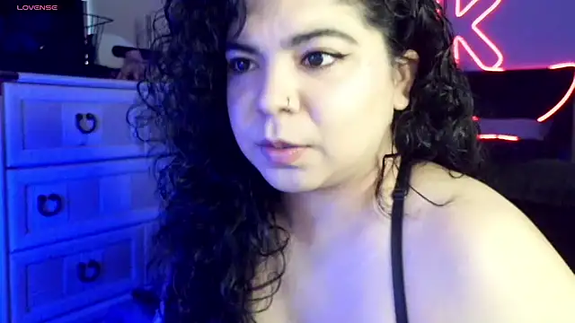 kimmiakiss22 online show from February 28, 10:44 pm