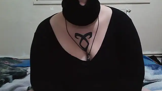 Lolabeluccia xh  online show from November 17, 7:25 am