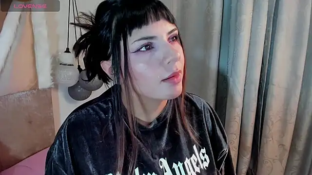 xhinata hyugax online show from September 13, 11:37 pm