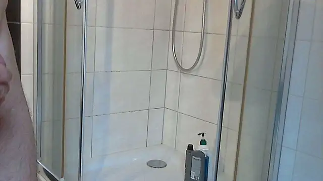 Snapshot of mattyrush chatting on October 5, 7:28 am mattyrush online show from October 5, 7:28 am