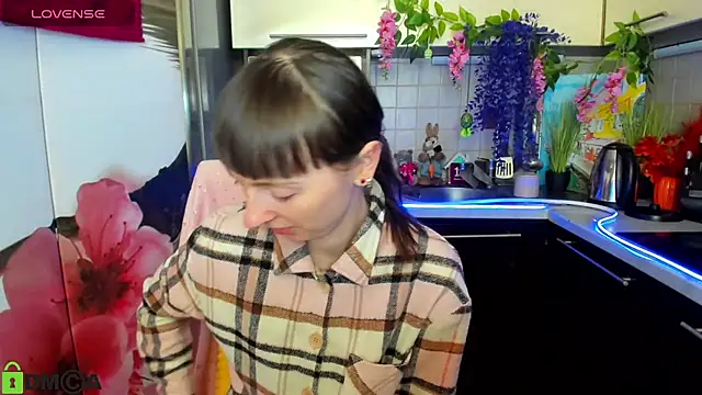 TayanaJons online show from April 8, 7:19 am