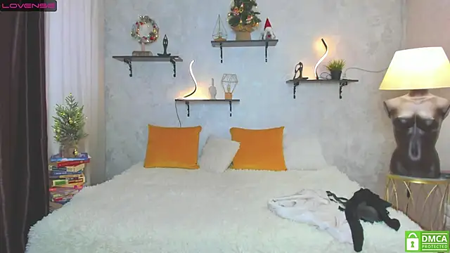 Snapshot of StripBianka chatting on December 24, 7:28 am StripBianka online show from December 24, 7:28 am